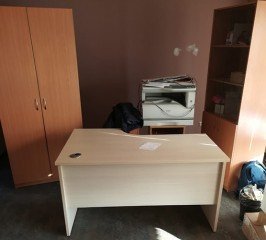 Белый угловой офисный стол
